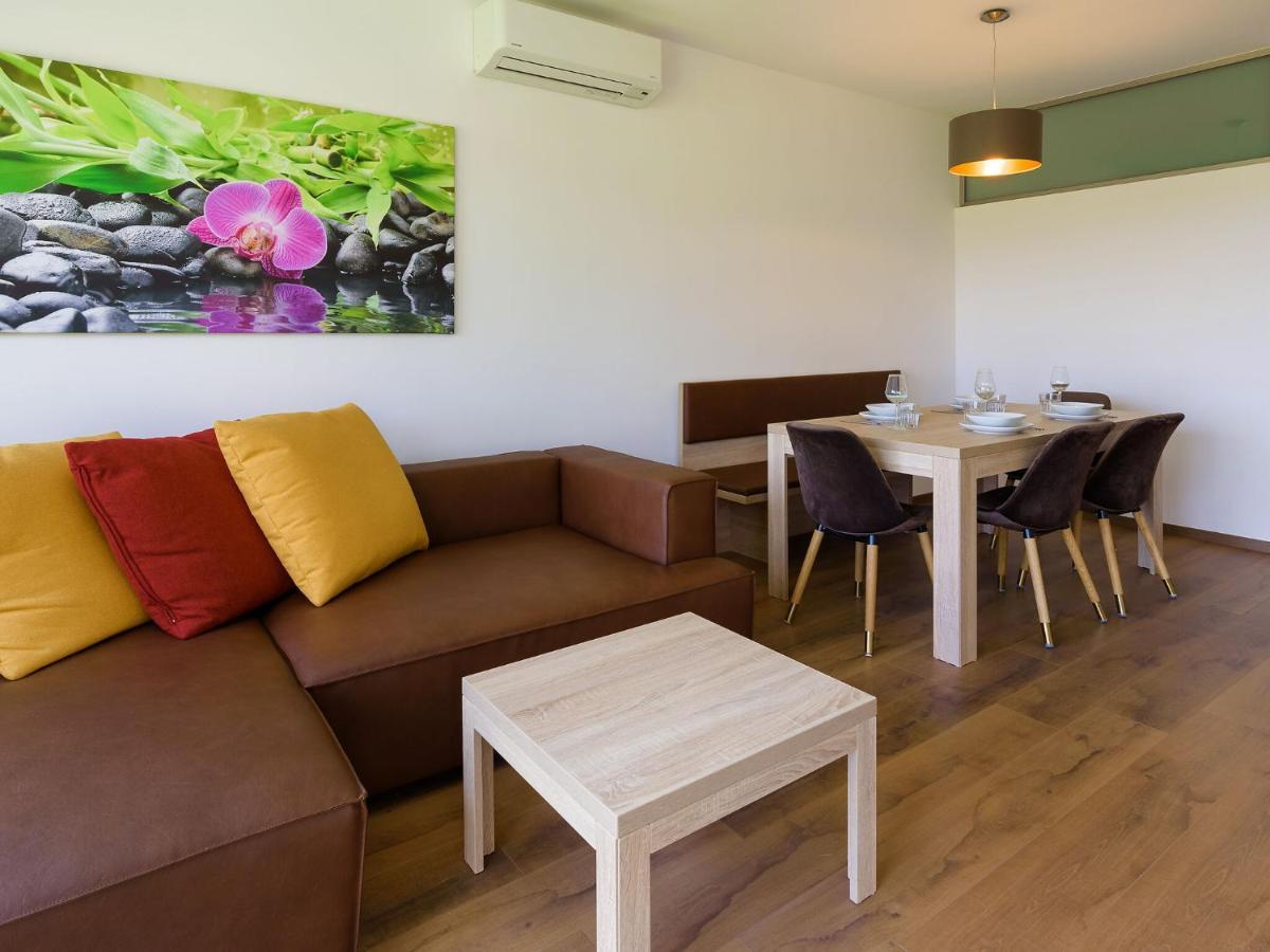 Apartment With Pool, Roof Terrace, Garden Zsira Eksteriør billede